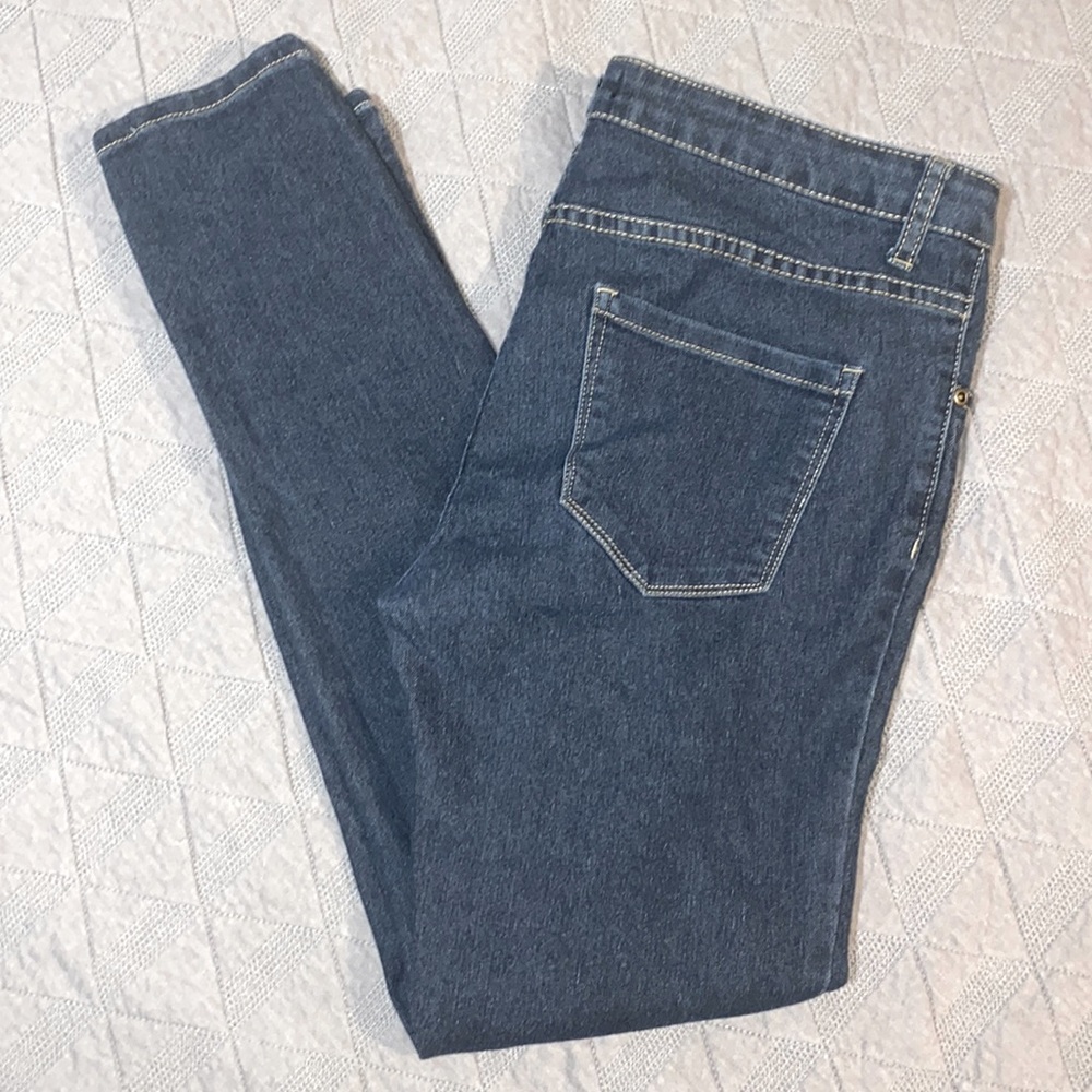 30 F21 Medium Wash Skinny Jean